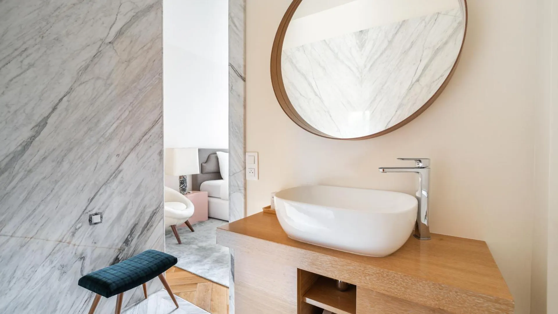 Luxury Apartment On Canal Saint Martin 파리 프랑스