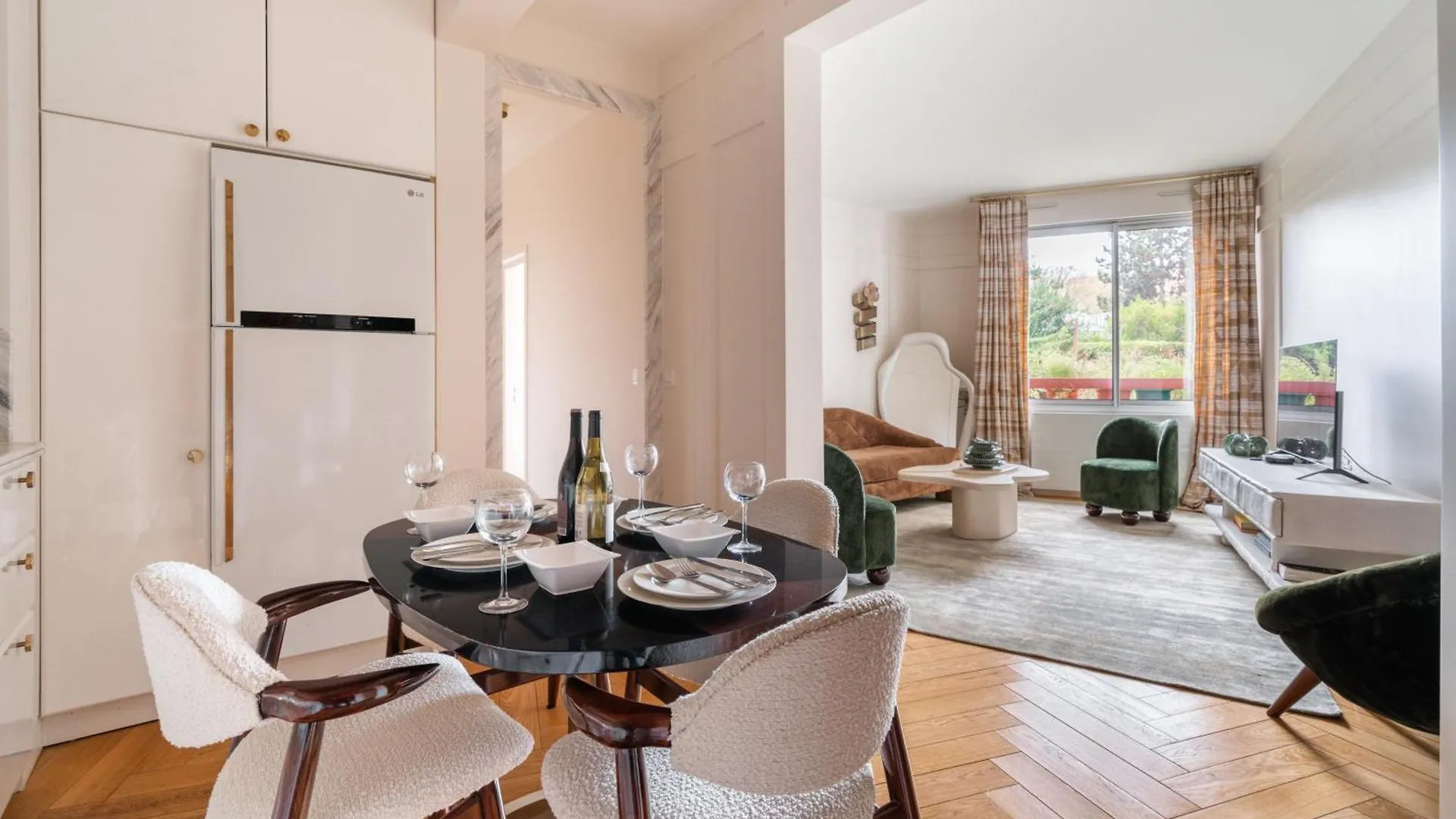 Luxury Apartment On Canal Saint Martin 파리