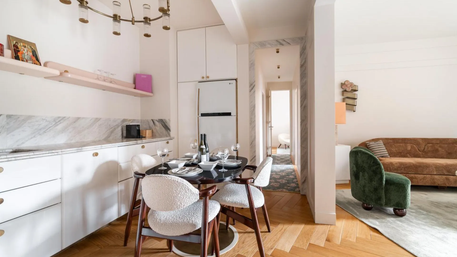 Luxury Apartment On Canal Saint Martin 파리 프랑스
