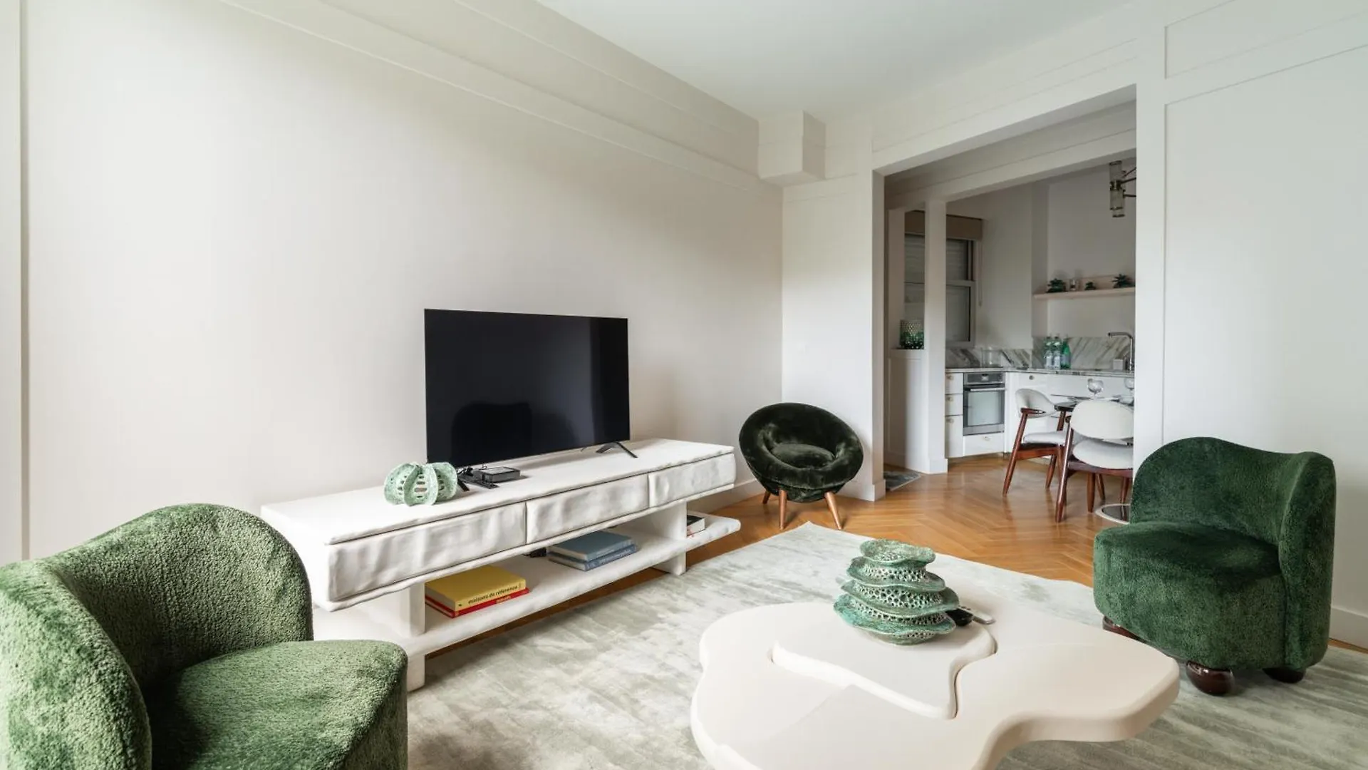 Luxury Apartment On Canal Saint Martin Paris