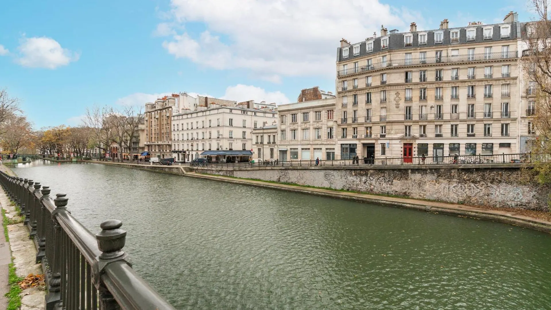 Luxury Apartment On Canal Saint Martin Paris