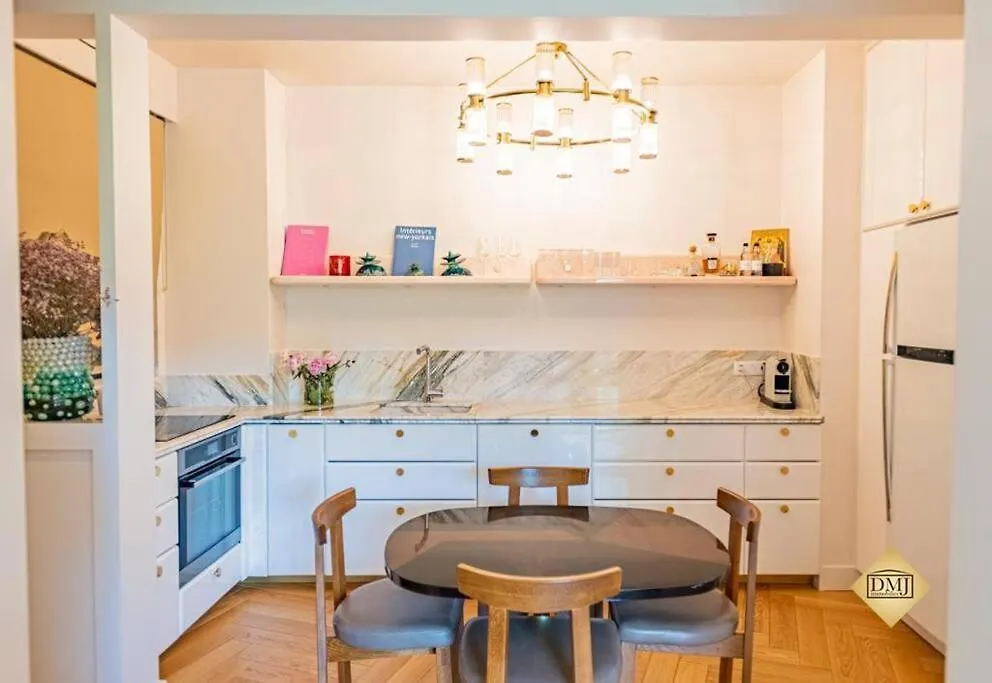 Luxury Apartment On Canal Saint Martin Paris